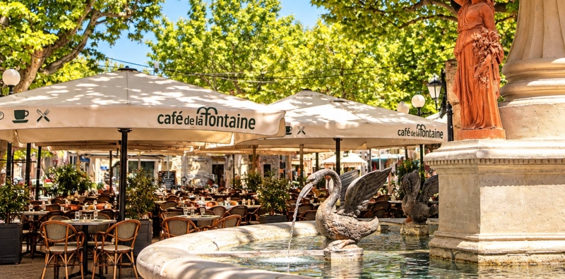Le restaurant - Grand Café La Fontaine - Restaurant Maussane les Alpilles - Restaurant Maussane